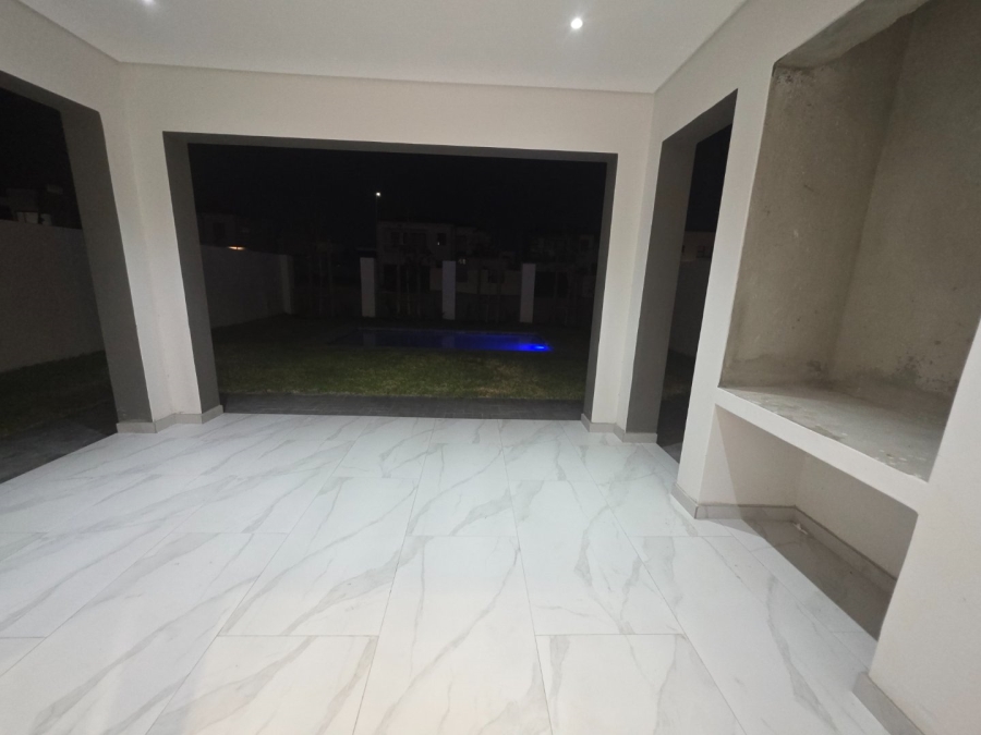 4 Bedroom Property for Sale in Sandown Western Cape